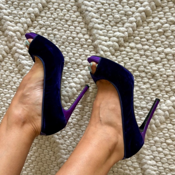 Tom Ford Purple Velvet Heels - Picture 8 of 11